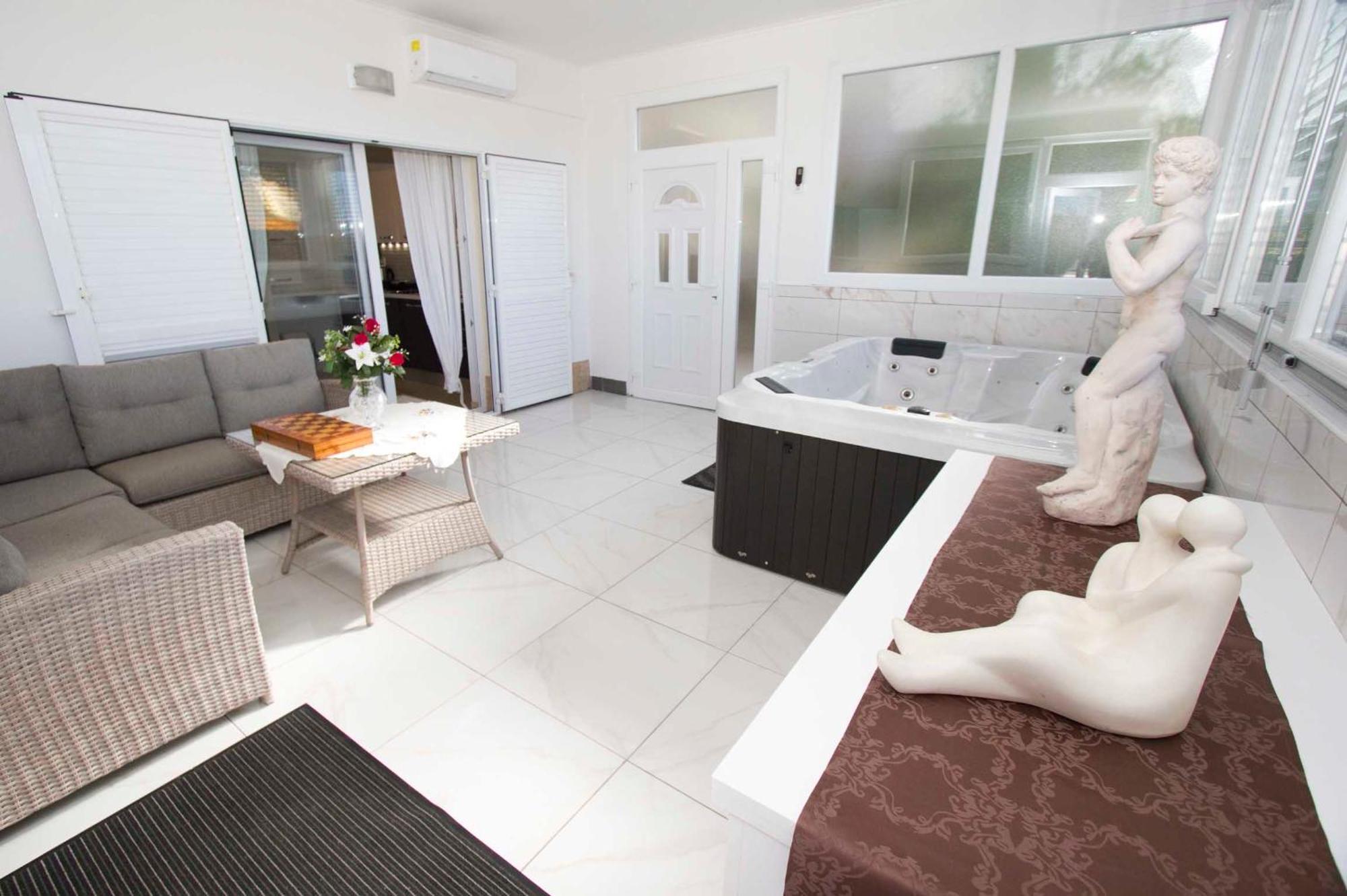 Stipe Apartment